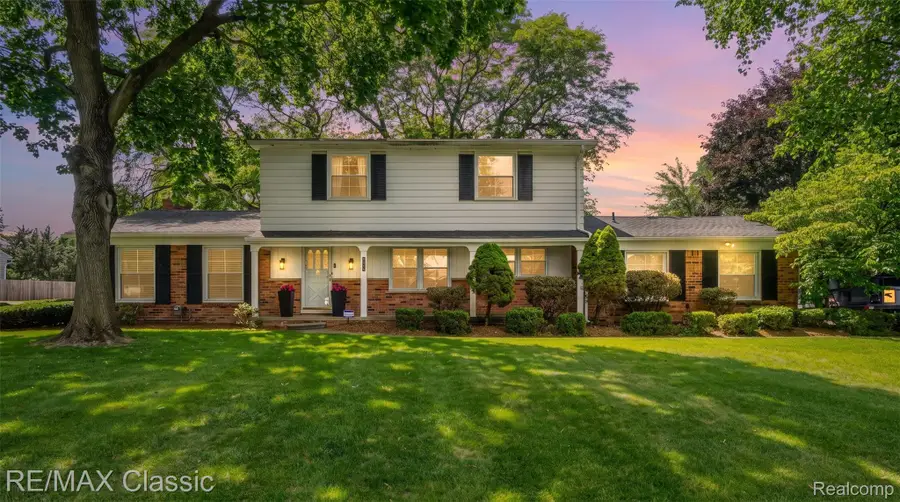 6638 Woodbank Drive, Bloomfield, MI 48301 - #2