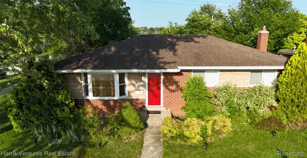 28482 Sutherland Drive, Warren, MI 48088