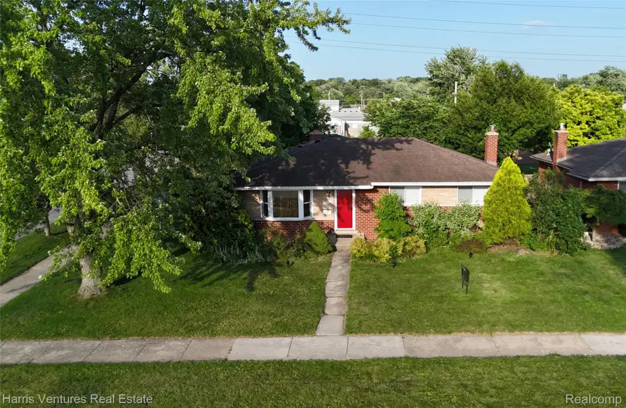 28482 Sutherland Drive, Warren, MI 48088 - #2