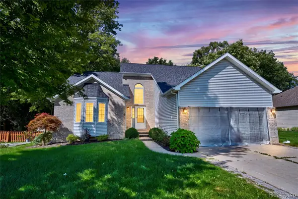 4268 Meadows Avenue, GrandBlanc, MI 48439