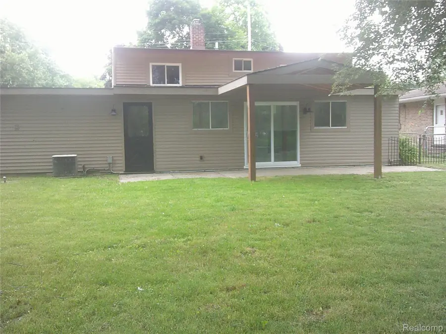 105 N Corbin Street, Holly, MI 48442 - #2