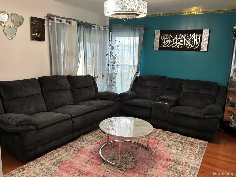 3896 Poplar Avenue, Warren, MI 48091 - #3