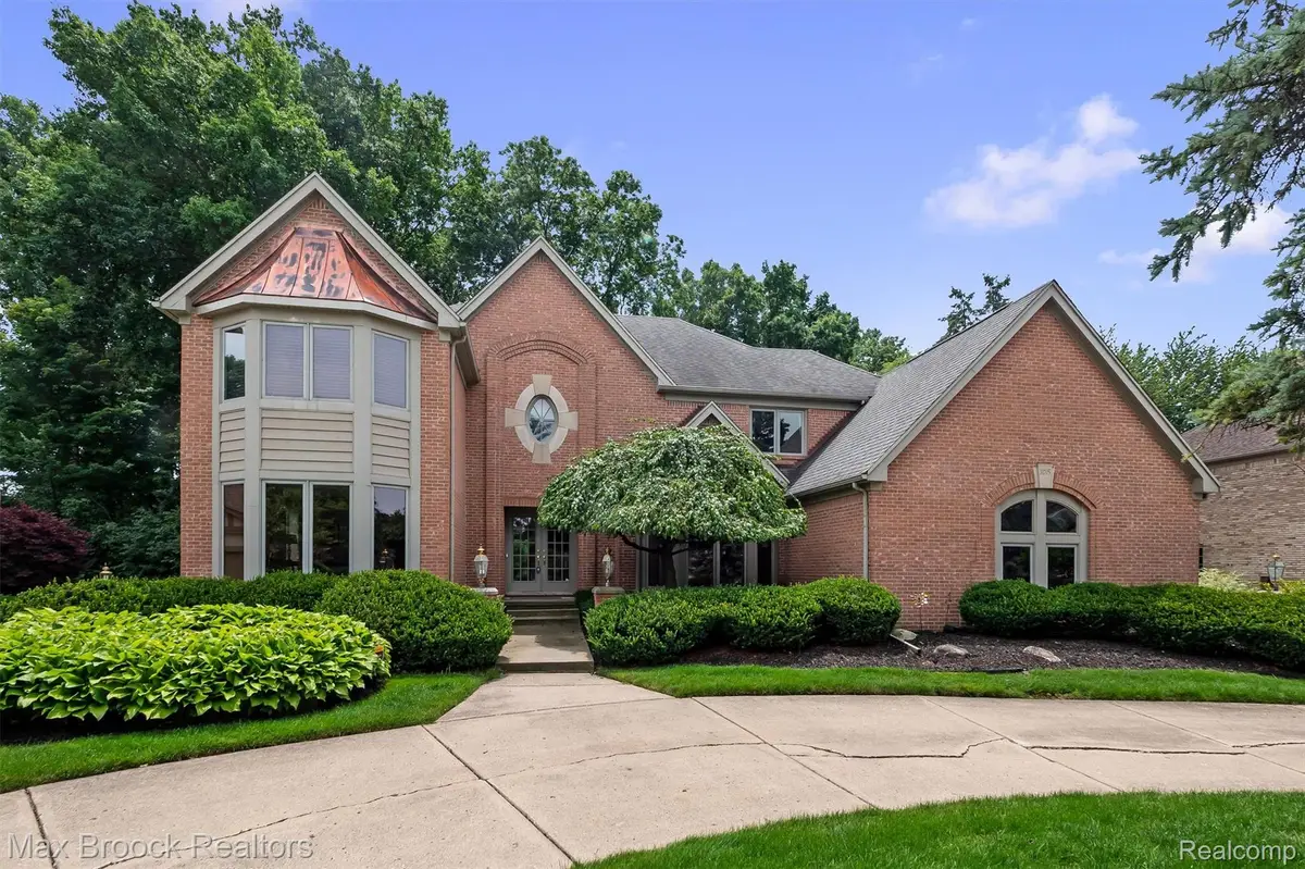 3015 Woodcreek Way, Bloomfield, MI 48304 - #1