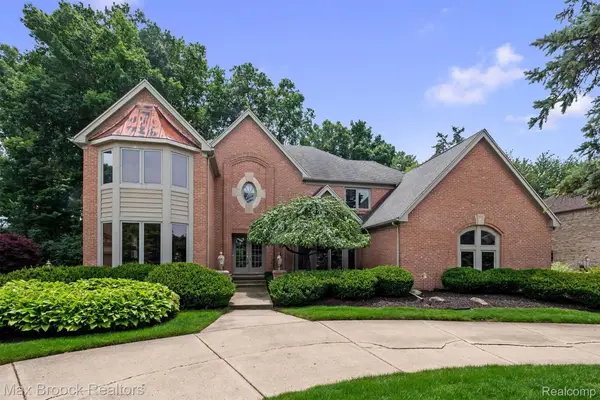 3015 Woodcreek Way, BloomfieldHills, MI 48304