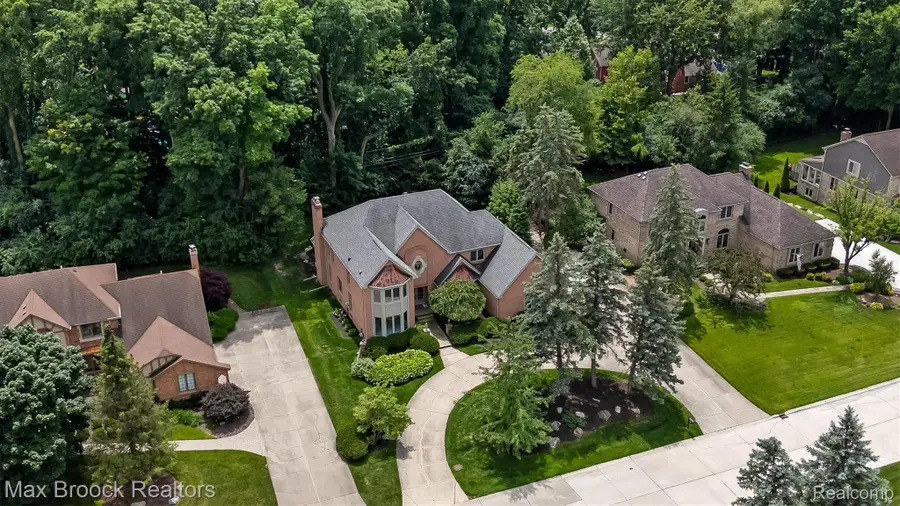 3015 Woodcreek Way, Bloomfield, MI 48304 - #3