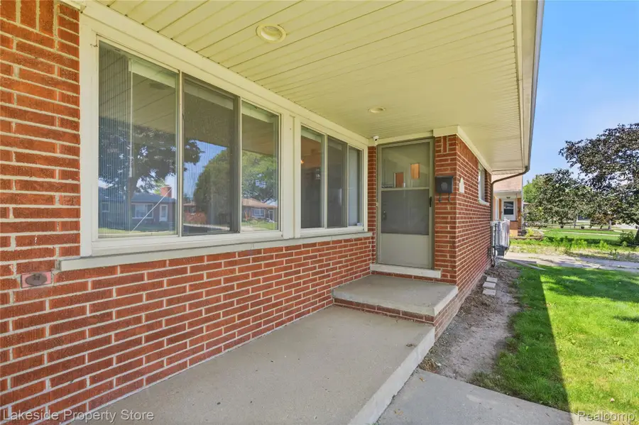 35313 Weideman Street, Clinton Township, MI 48035 - #2