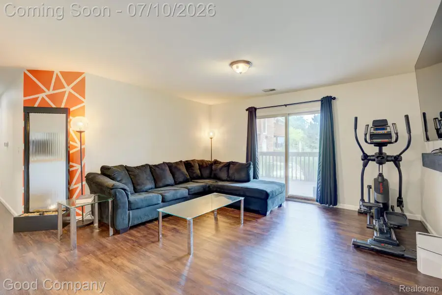 1525 Harbour Court #73, Trenton, MI 48183 - #2