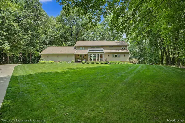 11349 Philway Court, Brighton, MI 48114