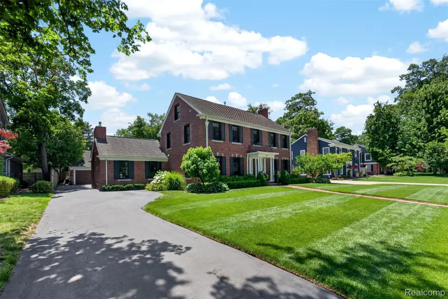 960 Mohegan Street, Birmingham, MI 48009 - #2