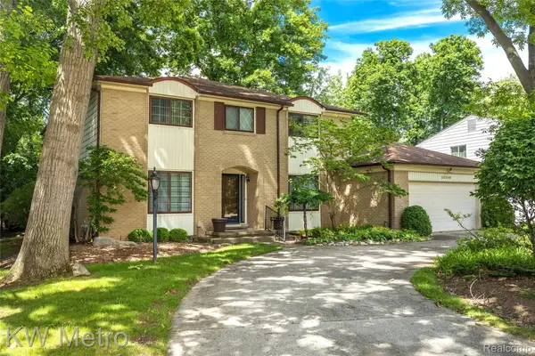 22560 Kenwyck Drive, Southfield, MI 48034