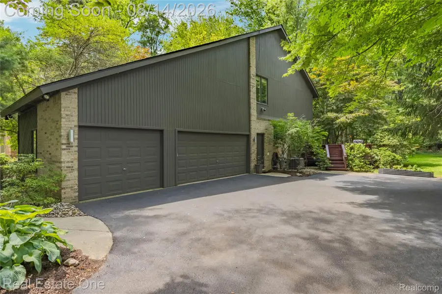 3660 Loch Bend Drive, Commerce Township, MI 48382 - #2