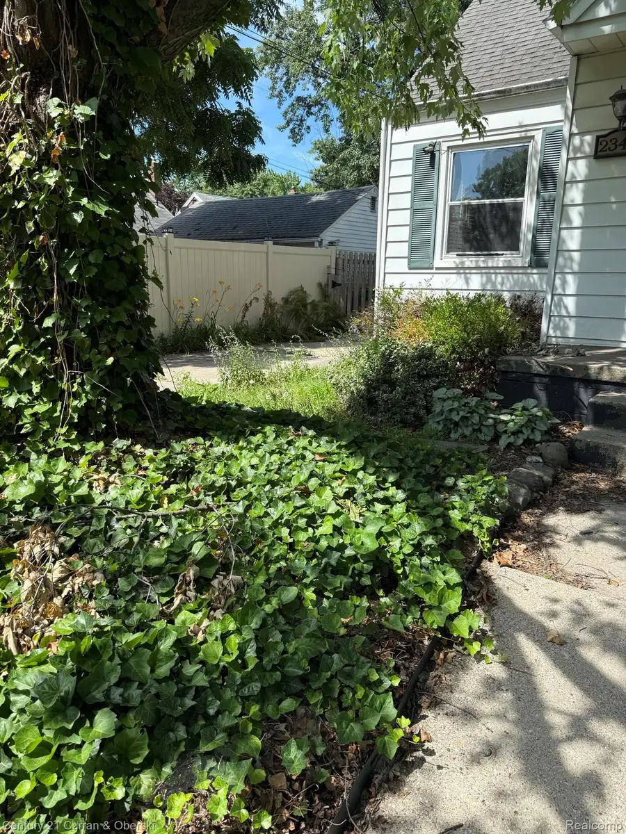 23431 Forest Street, Oak Park, MI 48237 - #2