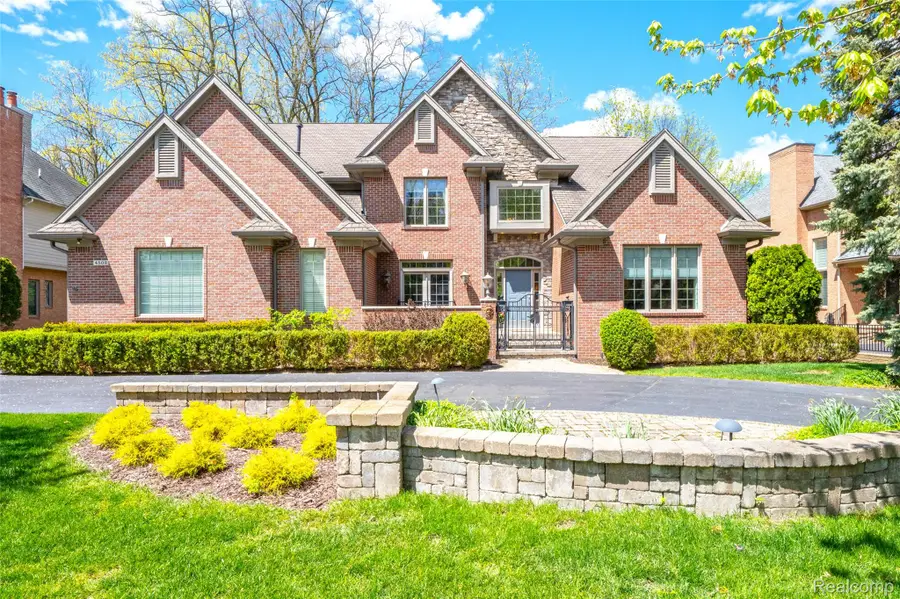 4502 Forest Edge Lane, West Bloomfield, MI 48323 - #2