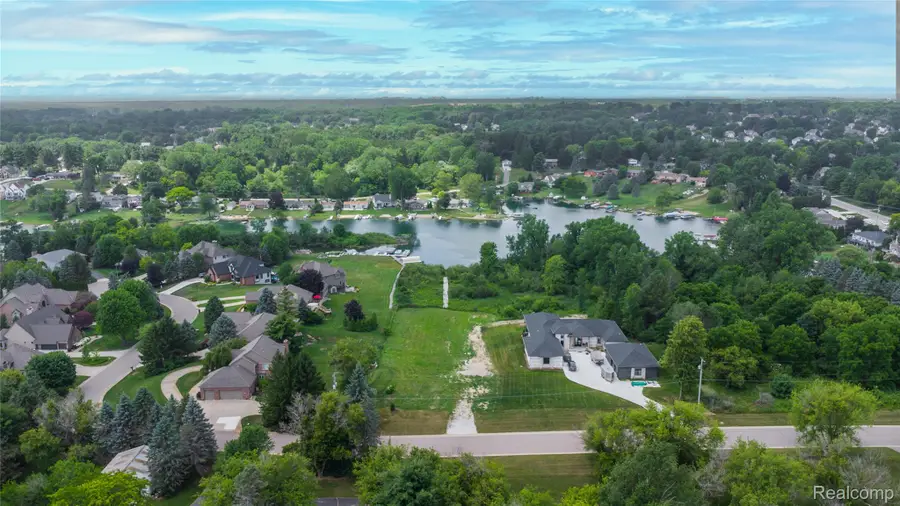 4172 Northshore Drive, Fenton, MI 48430 - #2