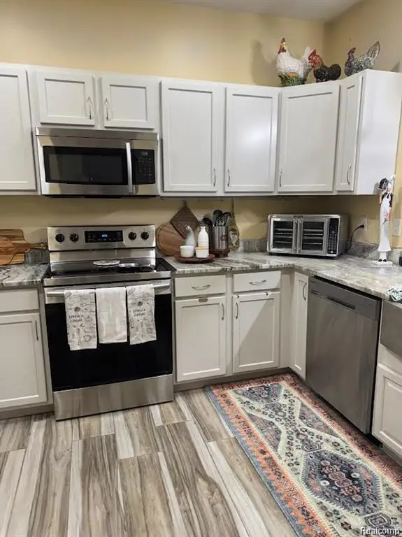 47544 Pembroke Drive, Canton, MI 48188 - #2