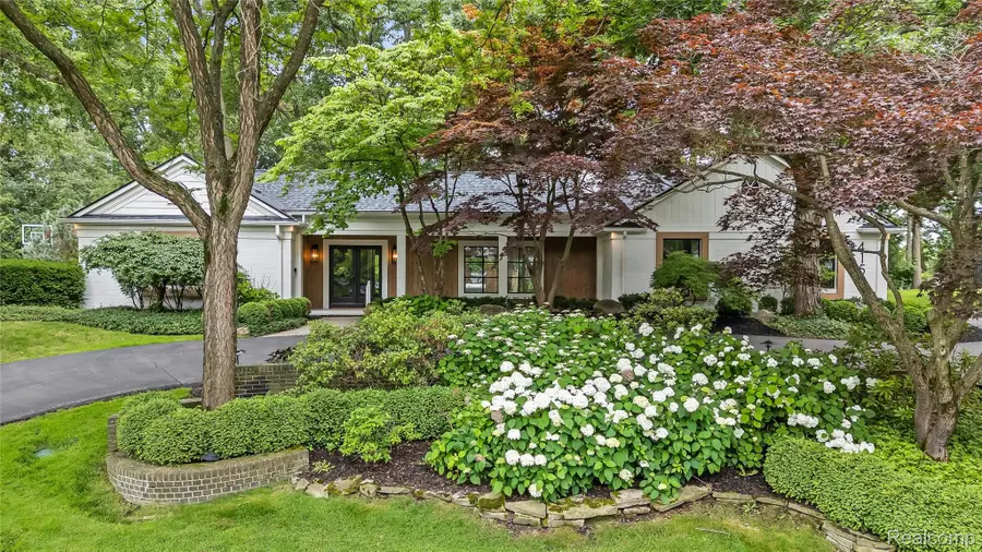 4154 Nearbrook Road, Bloomfield, MI 48302 - #2
