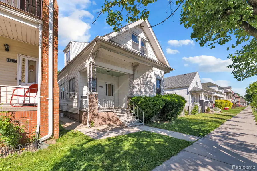 11369 Lumpkin Street, Hamtramck, MI 48212 - #3