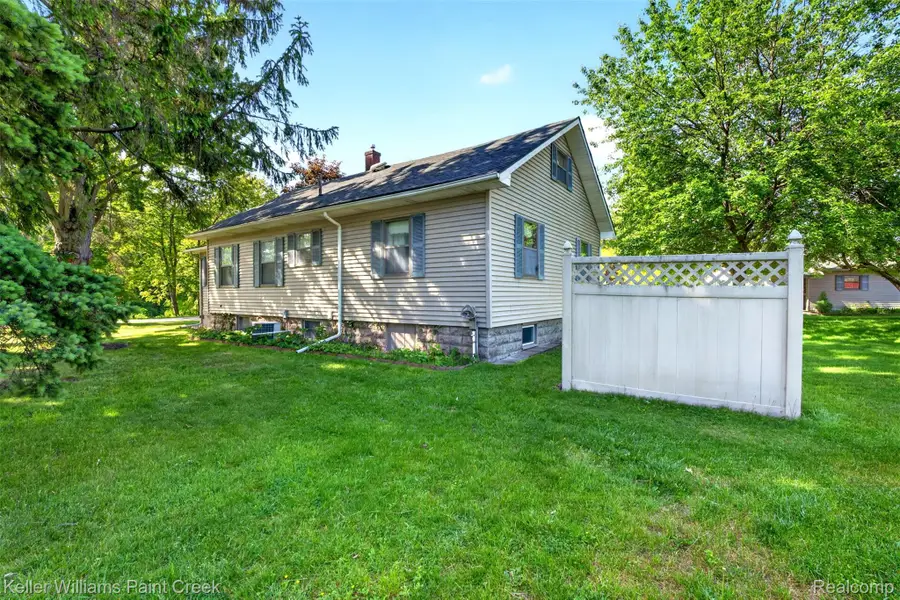 204 Russell Road, Kawkawlin, MI 48631 - #3