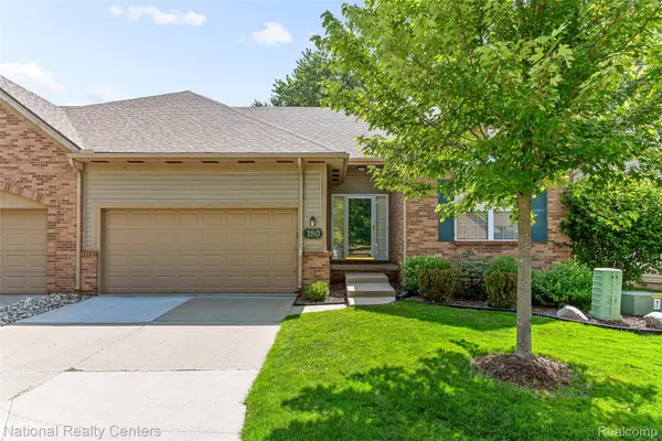 180 Winslow Circle, CommerceTwp, MI 48390