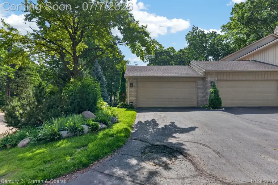 1148 Hillpointe Circle #74, Bloomfield, MI 48304 - #2
