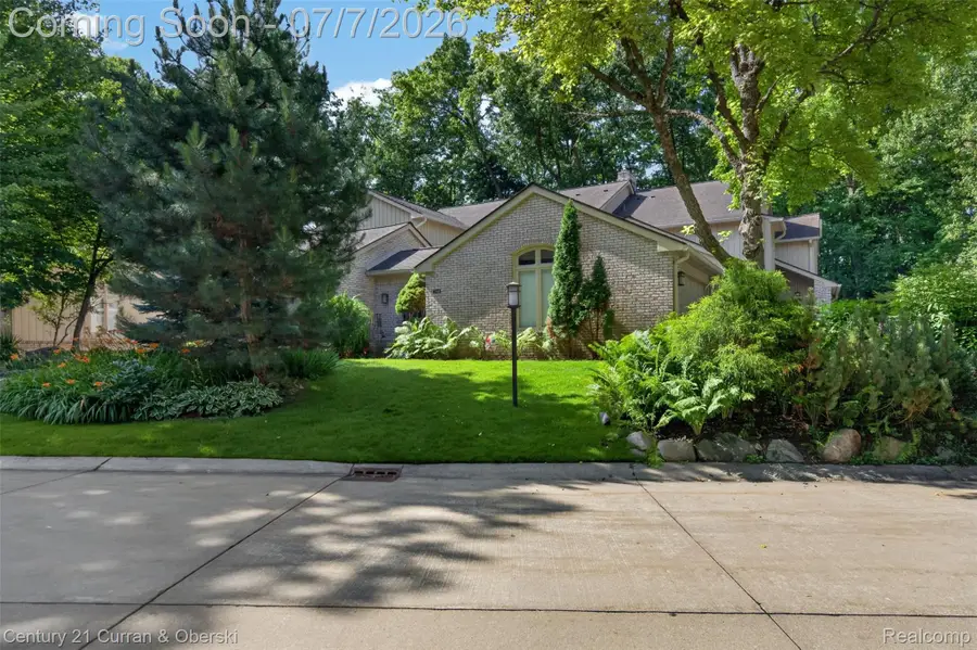 1148 Hillpointe Circle #74, Bloomfield, MI 48304 - #3