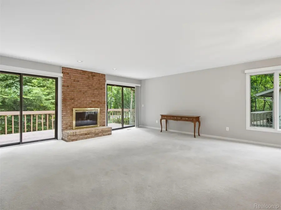 2281 Forest Glen, West Bloomfield, MI 48324 - #3