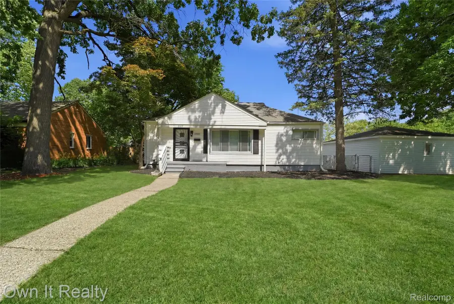 21300 Westhampton Street, Oak Park, MI 48237 - #2