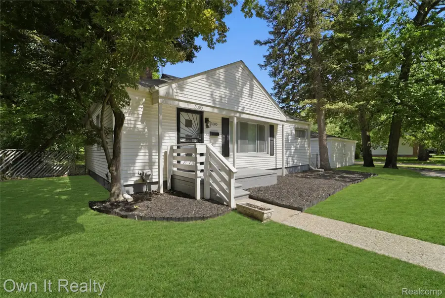 21300 Westhampton Street, Oak Park, MI 48237 - #3