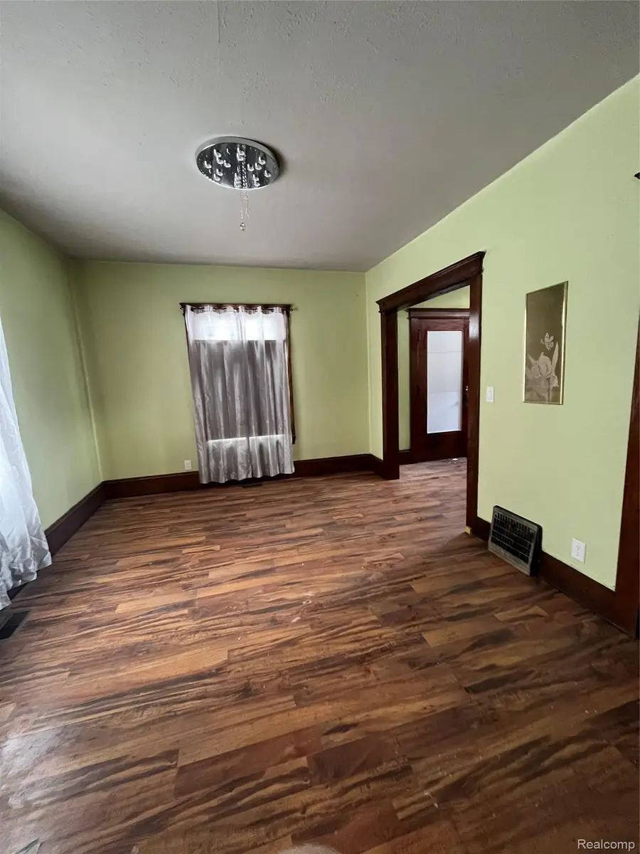600 W Biddle Street, Jackson, MI 49203 - #3