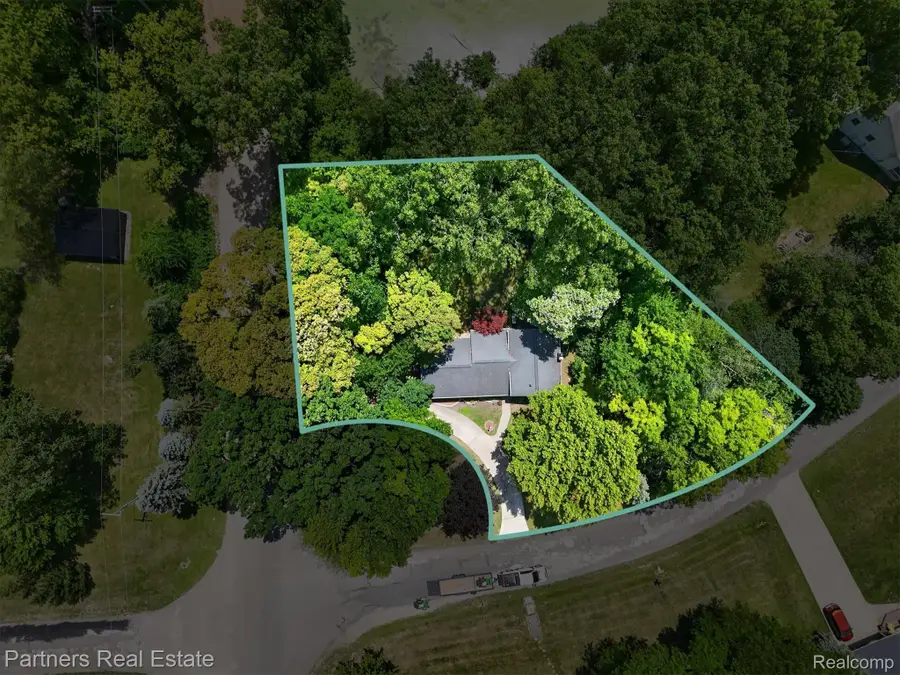 2500 Hubert Road, Brighton, MI 48114 - #3