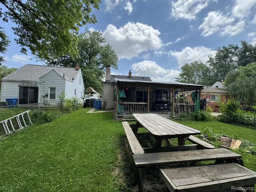 4640 Jackson Street, Dearborn Heights, MI 48125 - #2