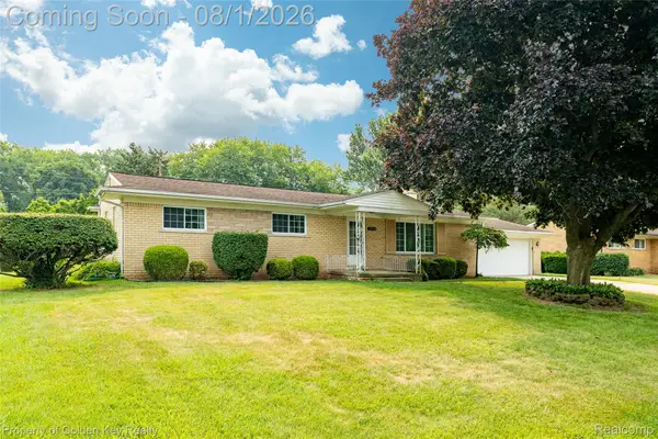 2918 Huntington Park Drive, Waterford, MI 48329