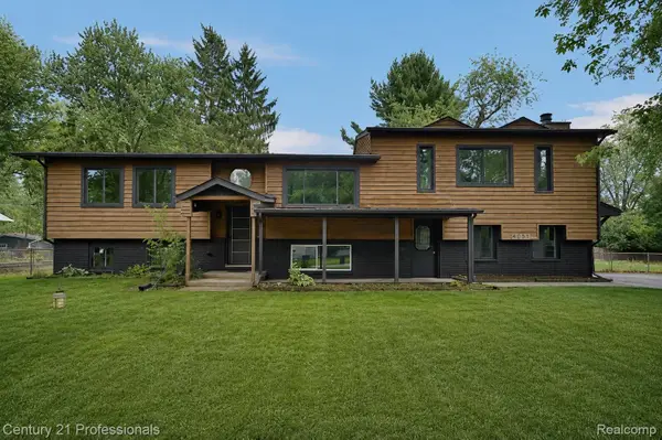 3099 Chenoa Street, CommerceTwp, MI 48382
