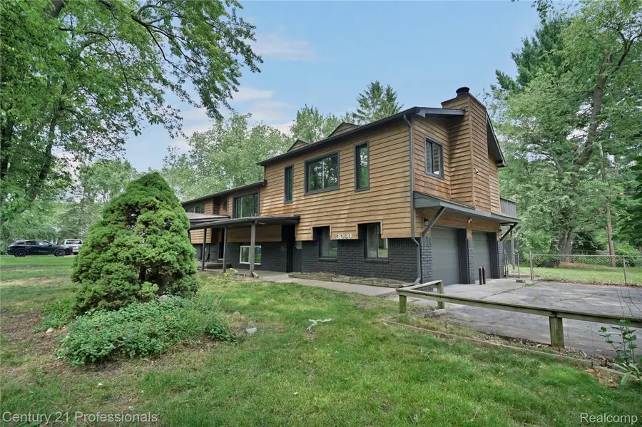 3099 Chenoa Street, Commerce Township, MI 48382 - #2