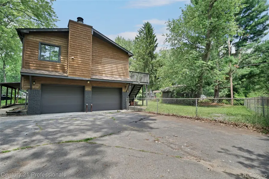 3099 Chenoa Street, Commerce Township, MI 48382 - #3