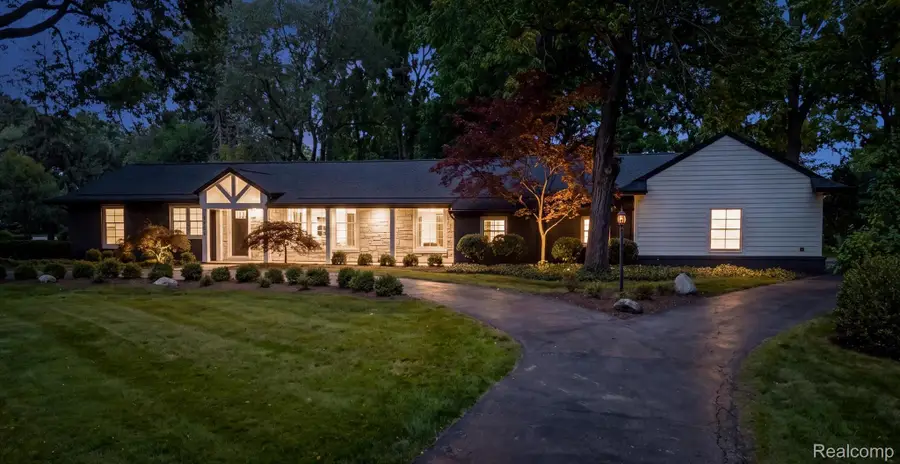 5671 Shadow Lane, Bloomfield, MI 48302 - #3