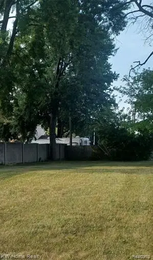 1147 E Granet Avenue, HazelPark, MI 48030