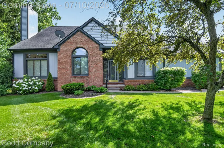 2701 Lochmoor Boulevard, Orion, MI 48360 - #3