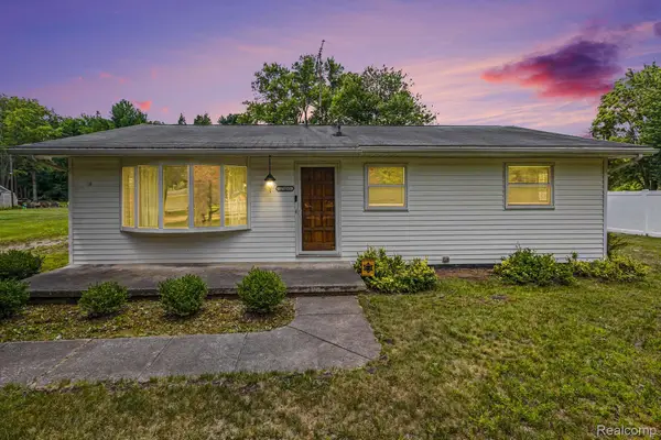 17450 Martinsville Road, Belleville, MI 48111