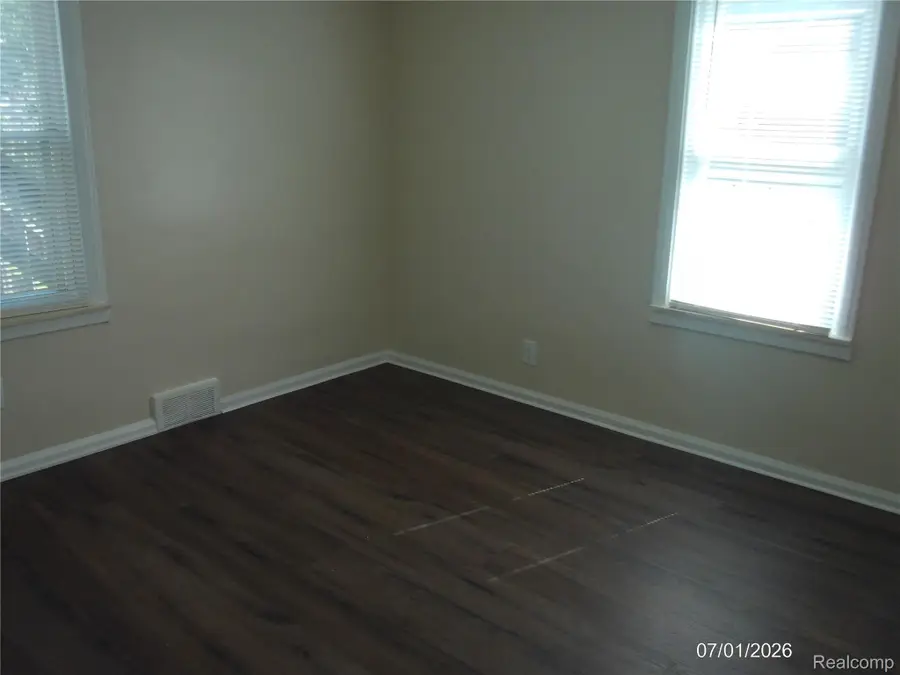 7535 Republic Avenue, Warren, MI 48091 - #2