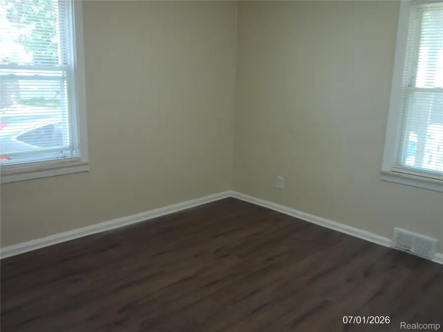 7535 Republic Avenue, Warren, MI 48091 - #3
