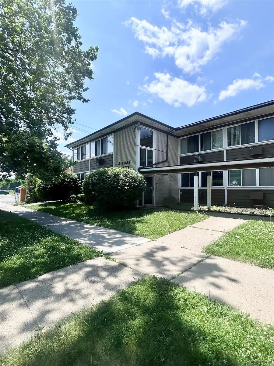 19131 Lahser Road, Detroit, MI 48219 - #2