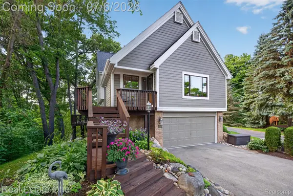 5569 Northcrest Court, Clarkston, MI 48346