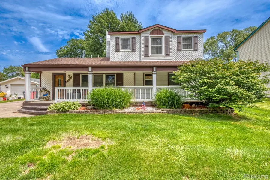 39076 Winkler Street, Harrison Township, MI 48045 - #3
