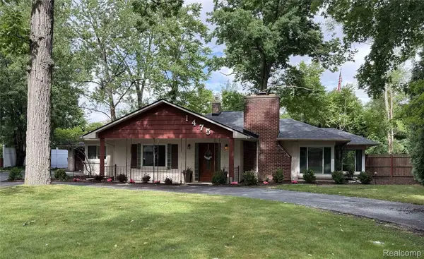 1475 Avondale Street, SylvanLake, MI 48320
