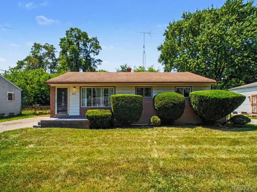 6075 Detroit Street, Beecher, MI 48458 - #2