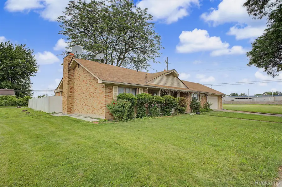 8650 Whitlock Avenue, Dearborn, MI 48126 - #2