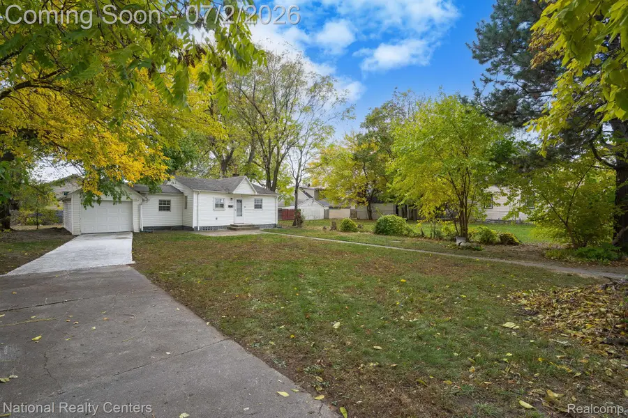 8104 Jackson Avenue, Warren, MI 48089 - #2