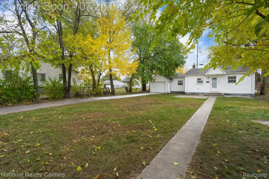 8104 Jackson Avenue, Warren, MI 48089 - #3