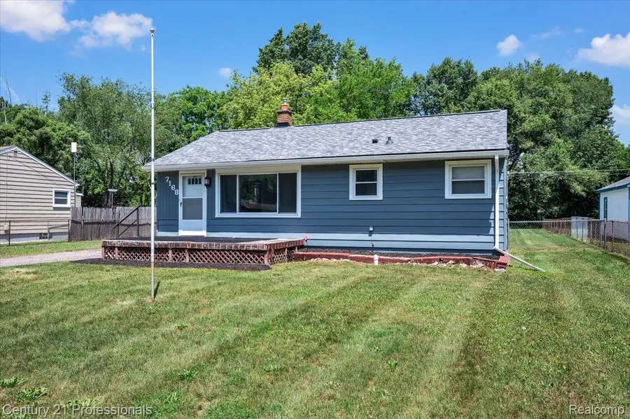 7168 Wedworth Street, Waterford, MI 48327 - #3